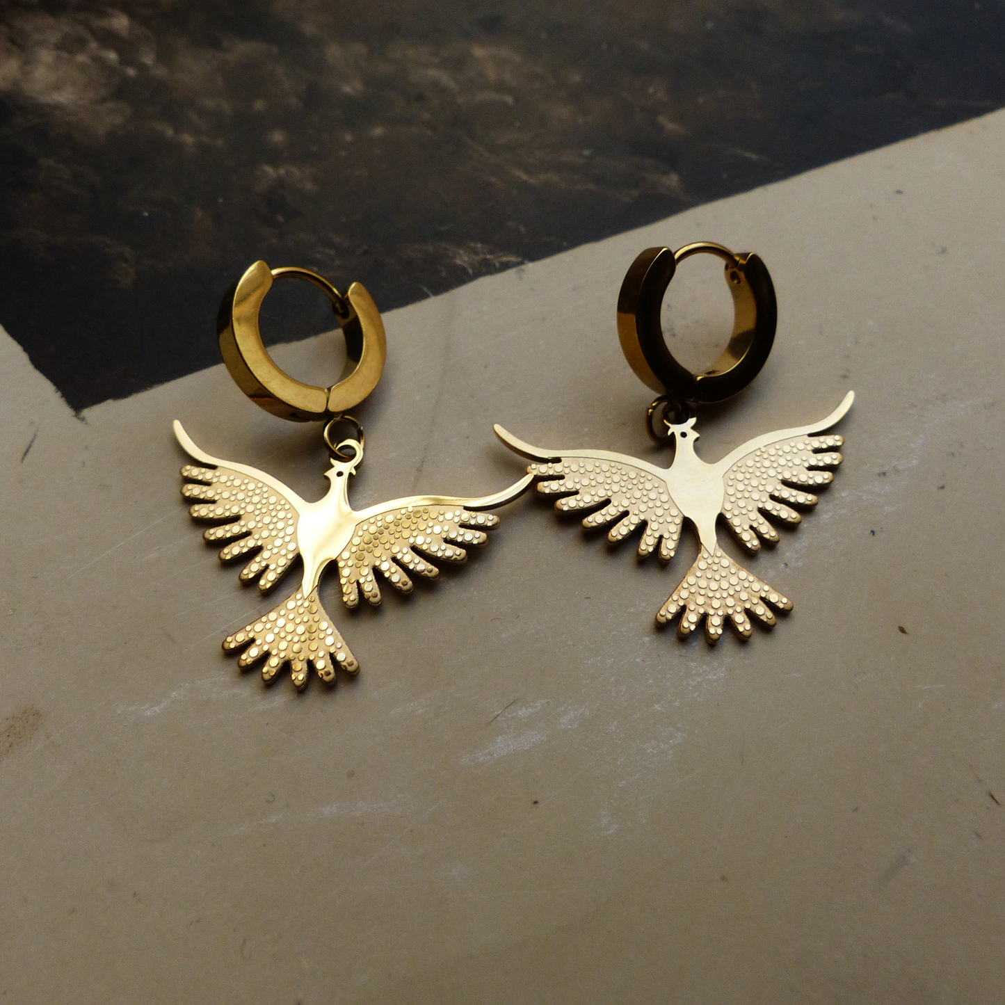 Goldener Vogel im Flug Ohrringe