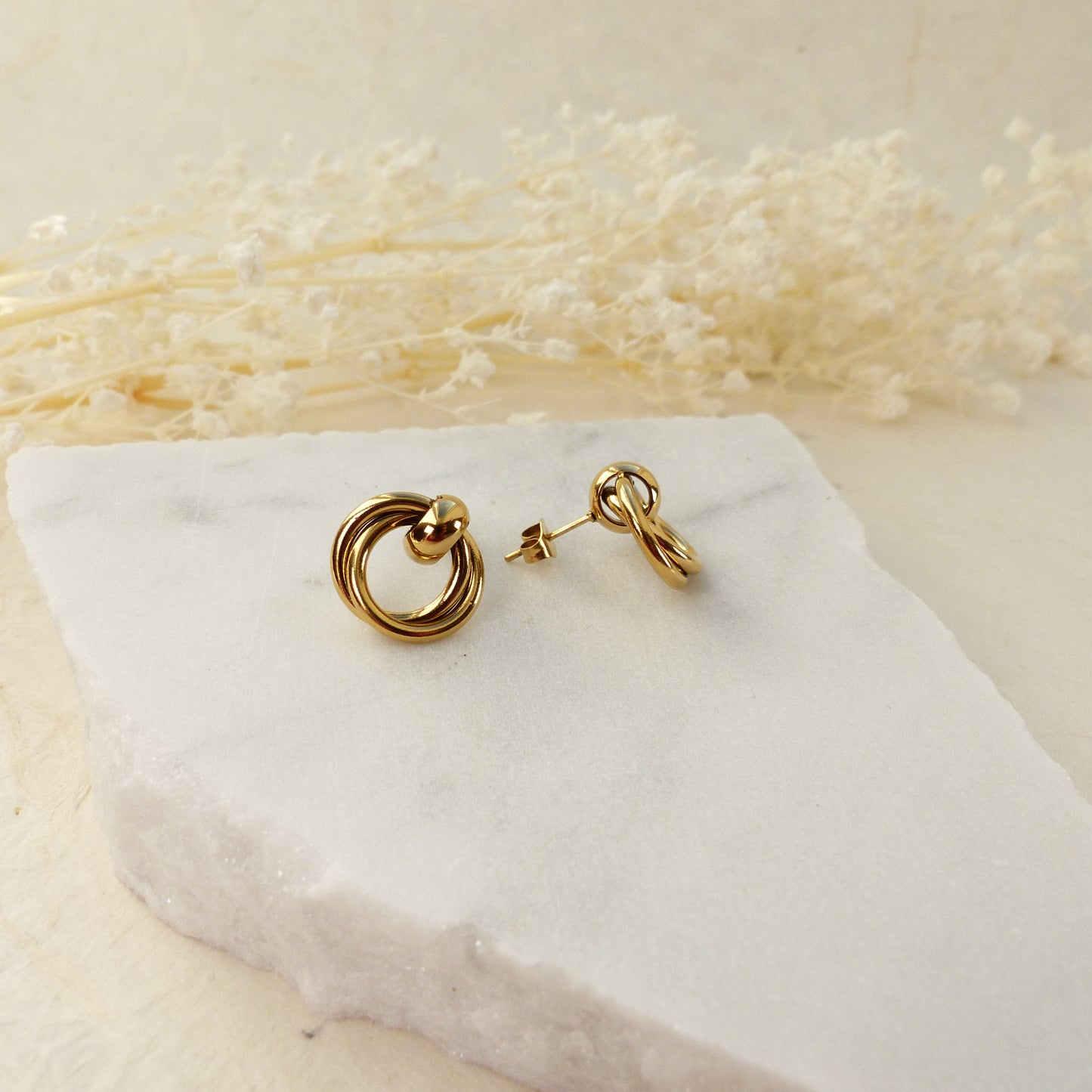 Goldene Knoten-Ohrringe