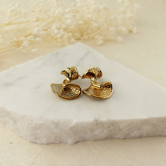 Goldene Twist-Ohrringe