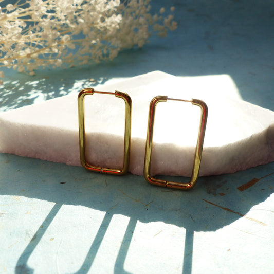 Geometrische Creolen aus vergoldetem Edelstahl