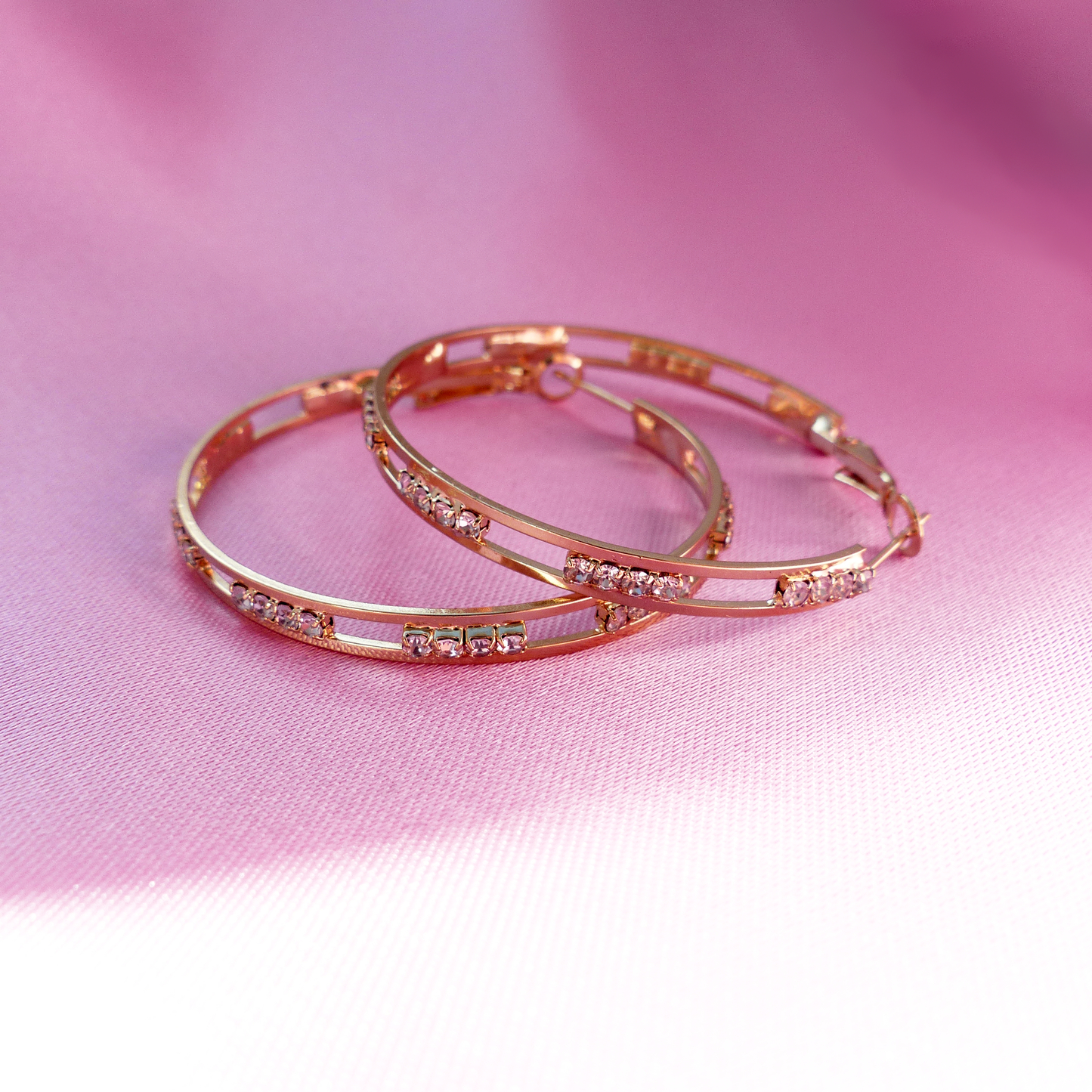 Goldene Y2K Creolen mit Strass