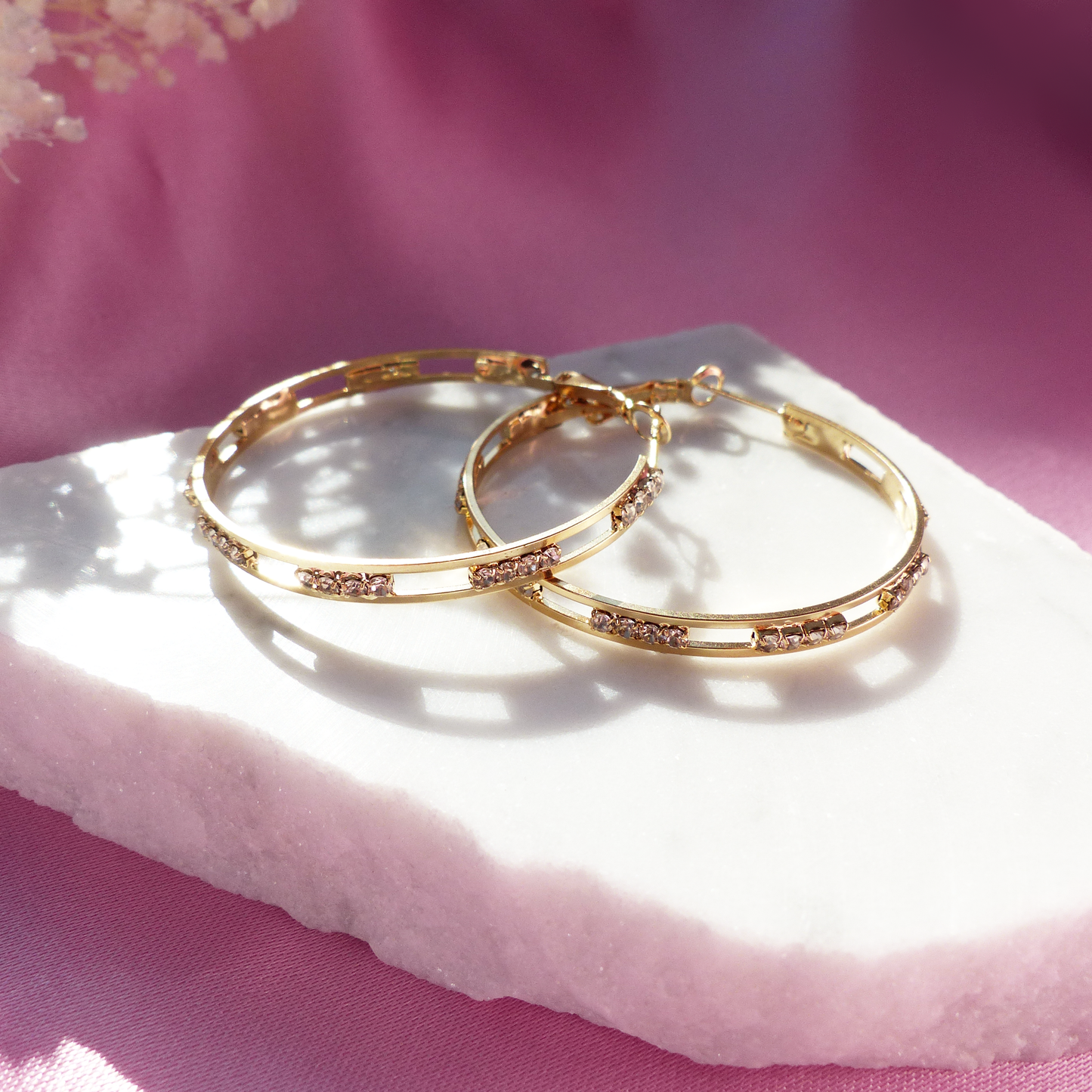 Goldene Y2K Creolen mit Strass