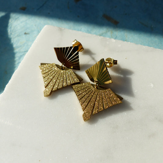 Glitzernde Fächer-Ohrringe aus vergoldetem Edelstahl