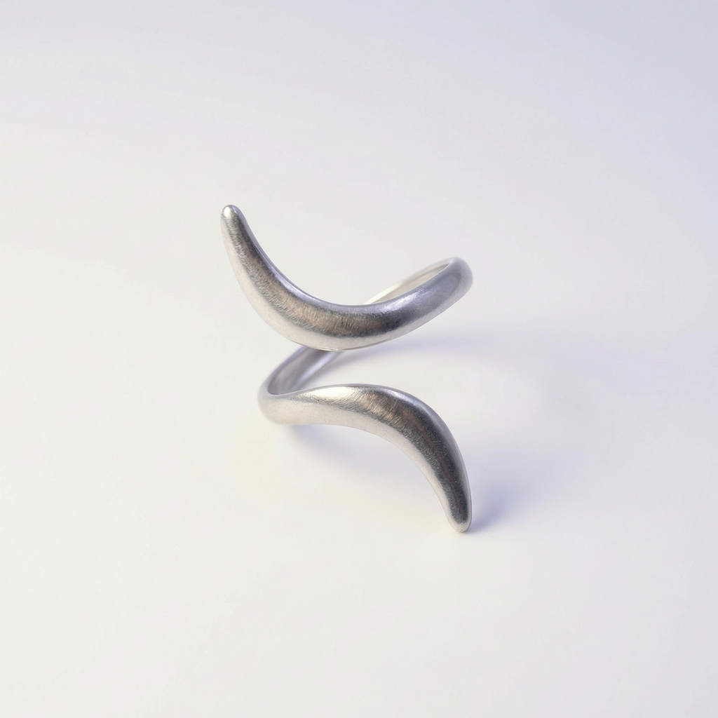 Geschwungener Tide Cuff Ring
