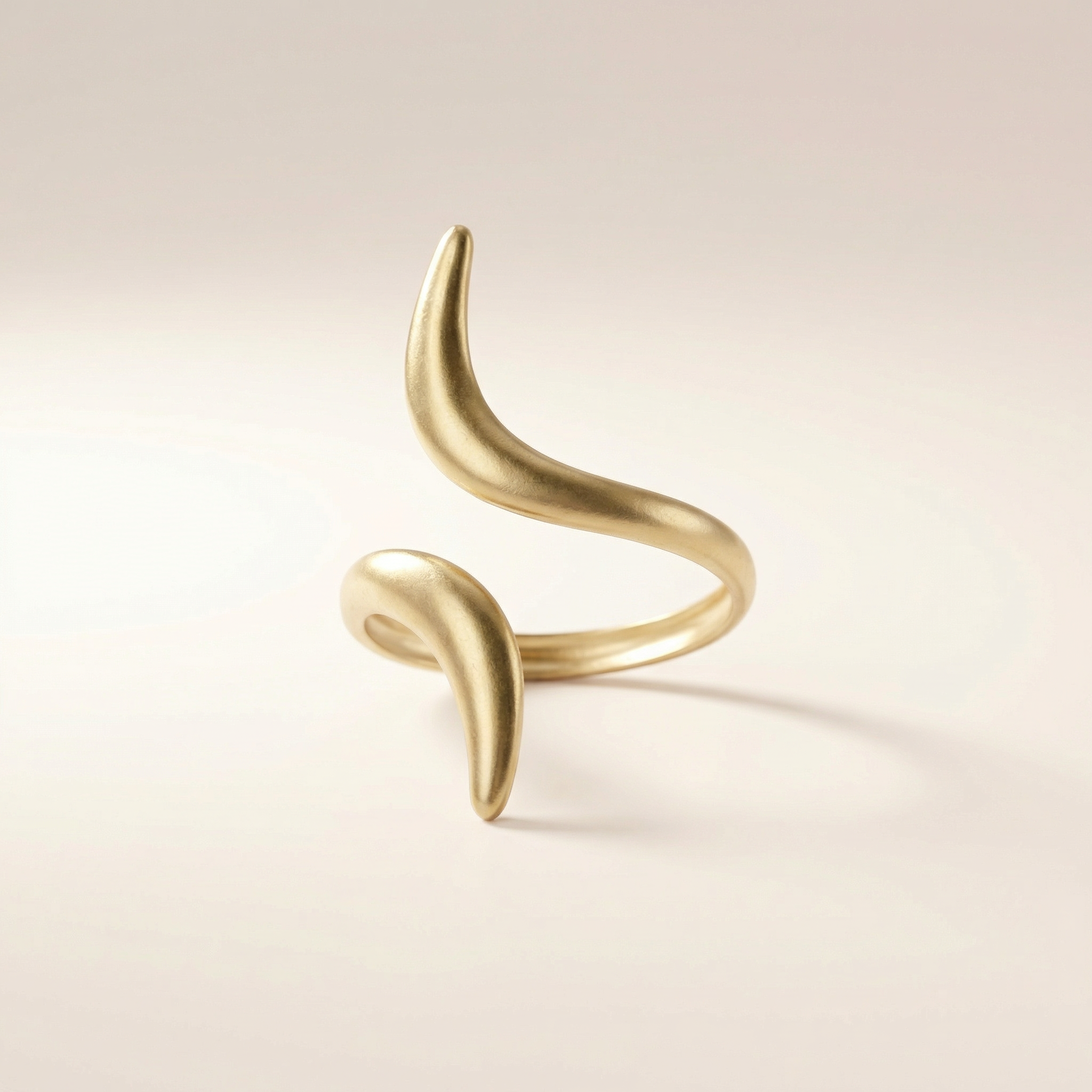Geschwungener Tide Cuff Ring