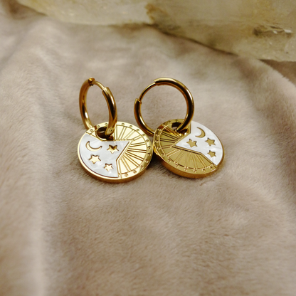 Goldene Ringe mit Perlmutt-Anhänger Sterne & Mond
