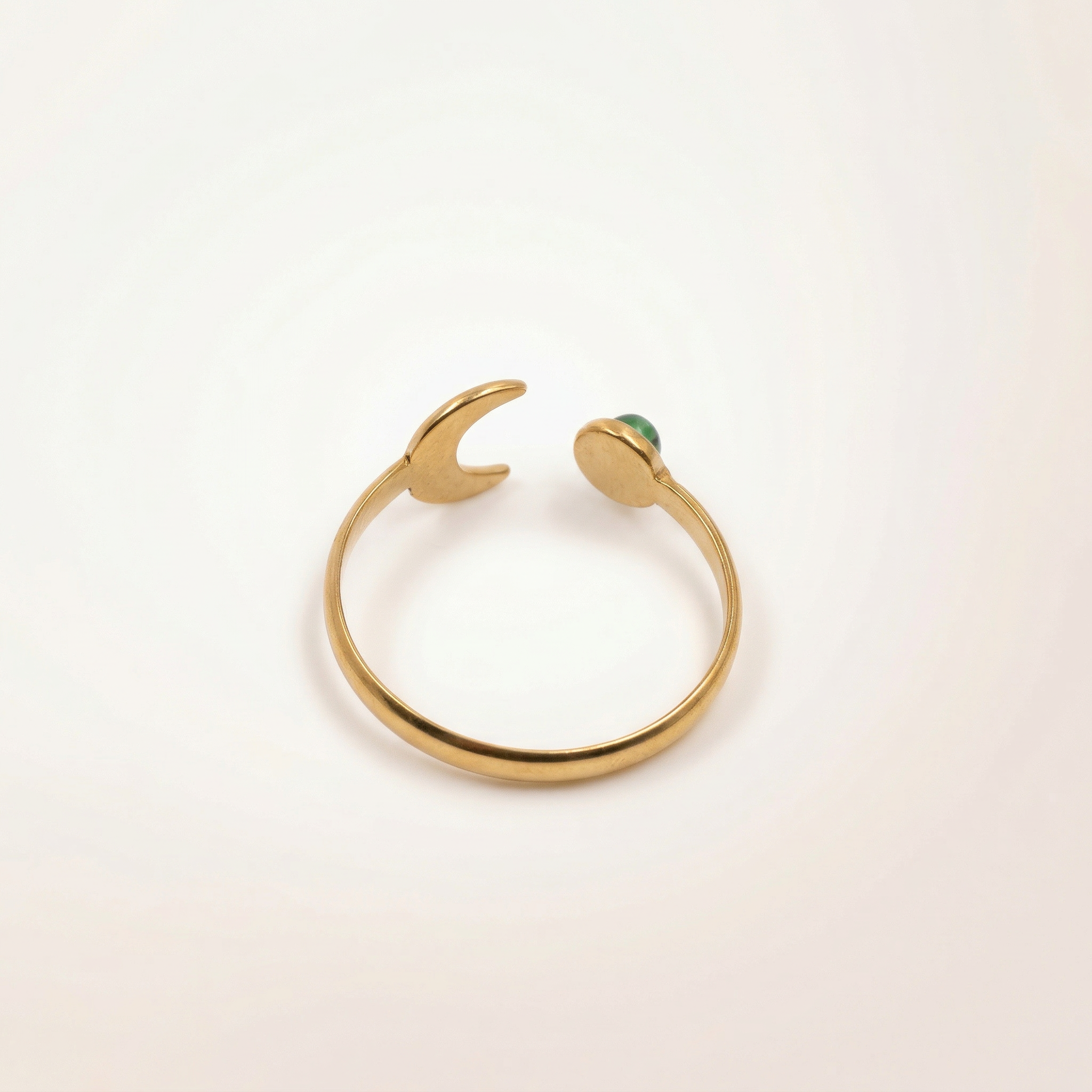 Halbmond mit Steinchen Ring