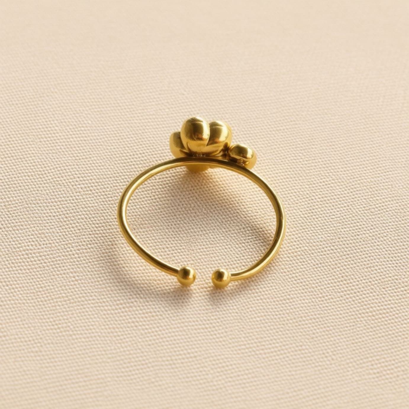 Rosen Ring Kristallstein