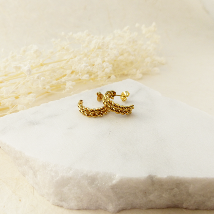 Kleine goldene Doppeltwist-Creolen