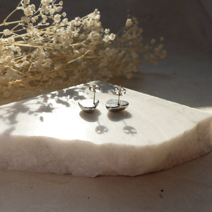 Zarte Herzchen-Stecker aus Edelstahl