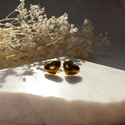 Zarte Herzchen-Stecker aus Edelstahl