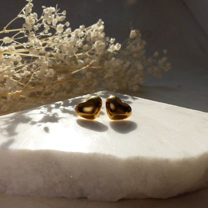 Zarte Herzchen-Stecker aus Edelstahl