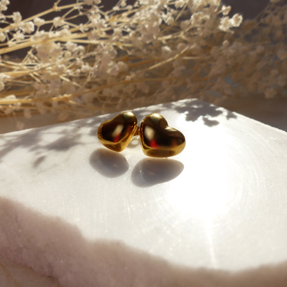 Zarte Herzchen-Stecker aus Edelstahl