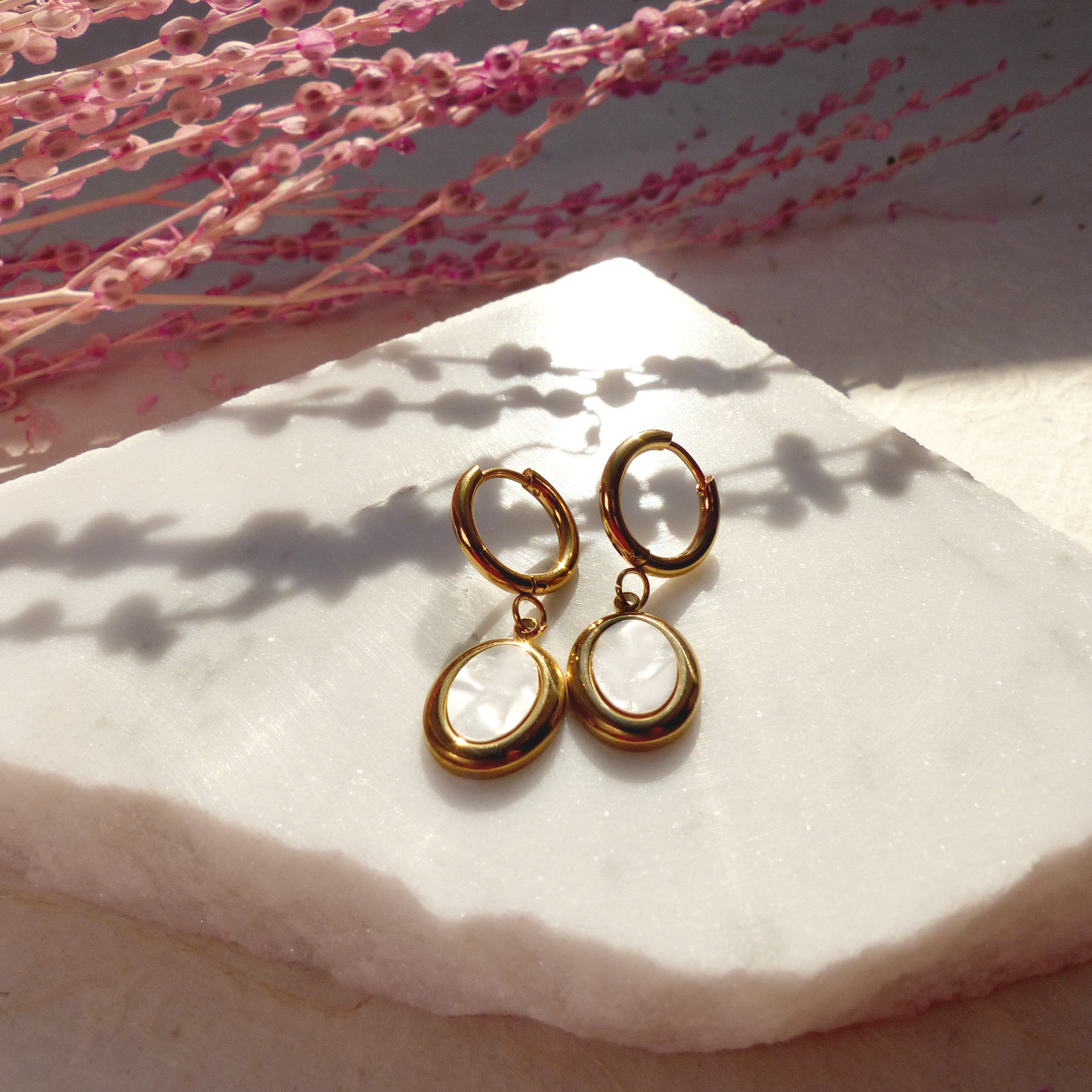 Perlmutt-Anhänger aus vergoldetem Edelstahl