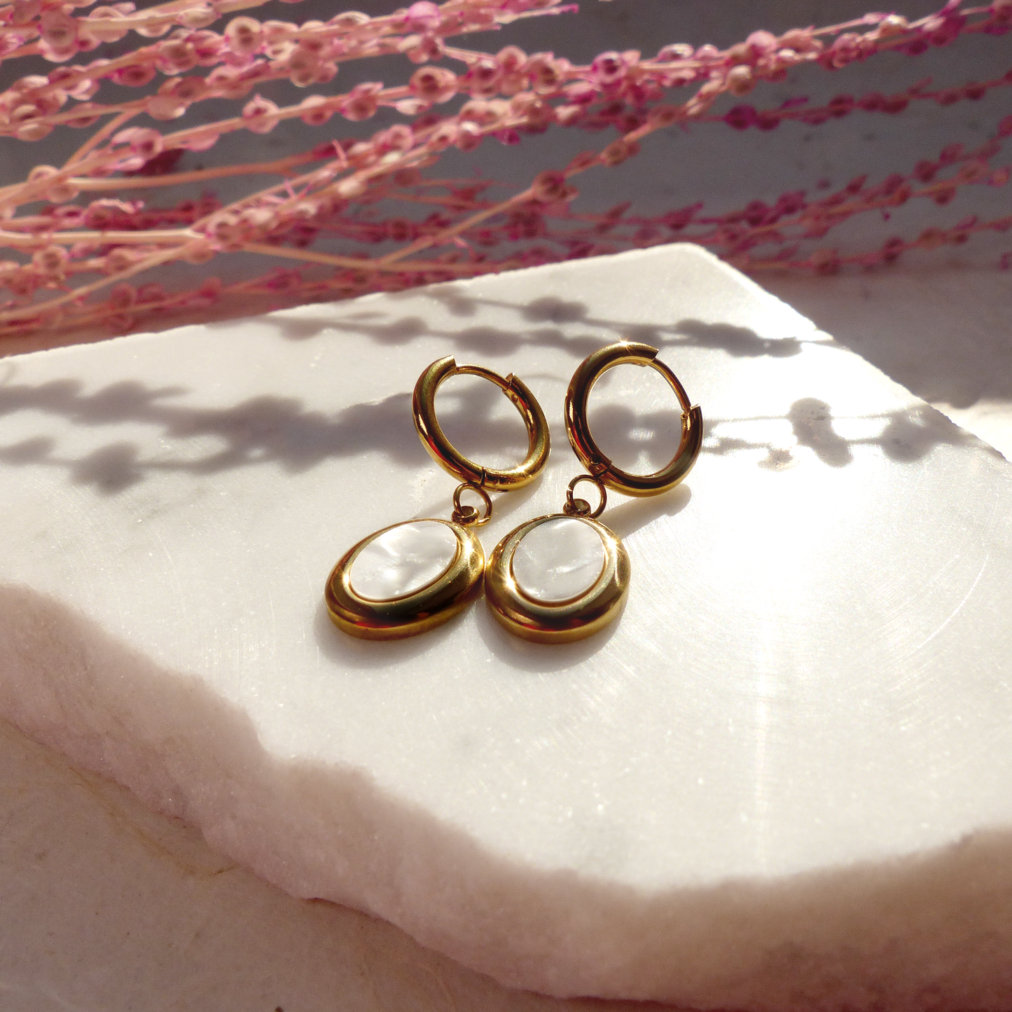 Perlmutt-Anhänger aus vergoldetem Edelstahl