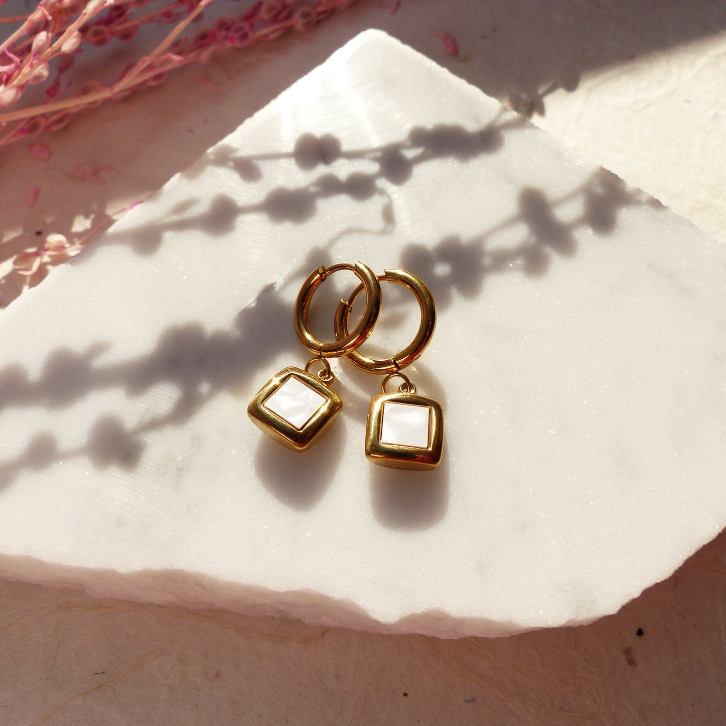 Perlmutt-Anhänger aus vergoldetem Edelstahl