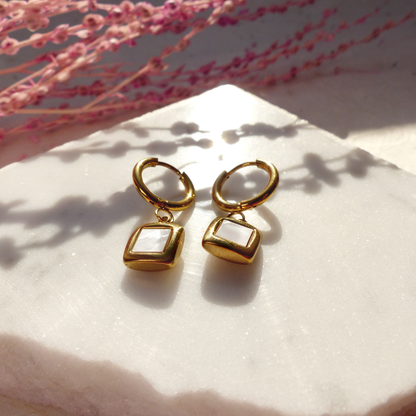 Perlmutt-Anhänger aus vergoldetem Edelstahl