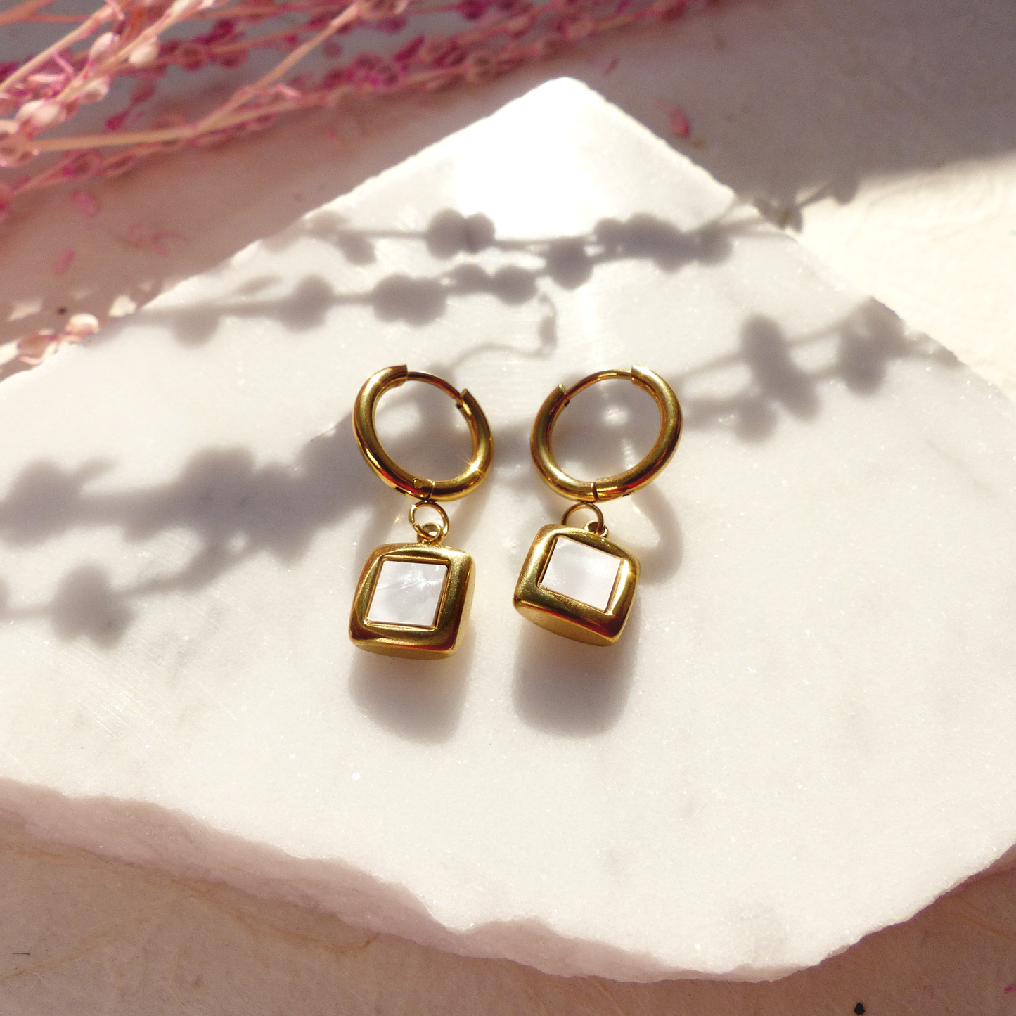 Perlmutt-Anhänger aus vergoldetem Edelstahl