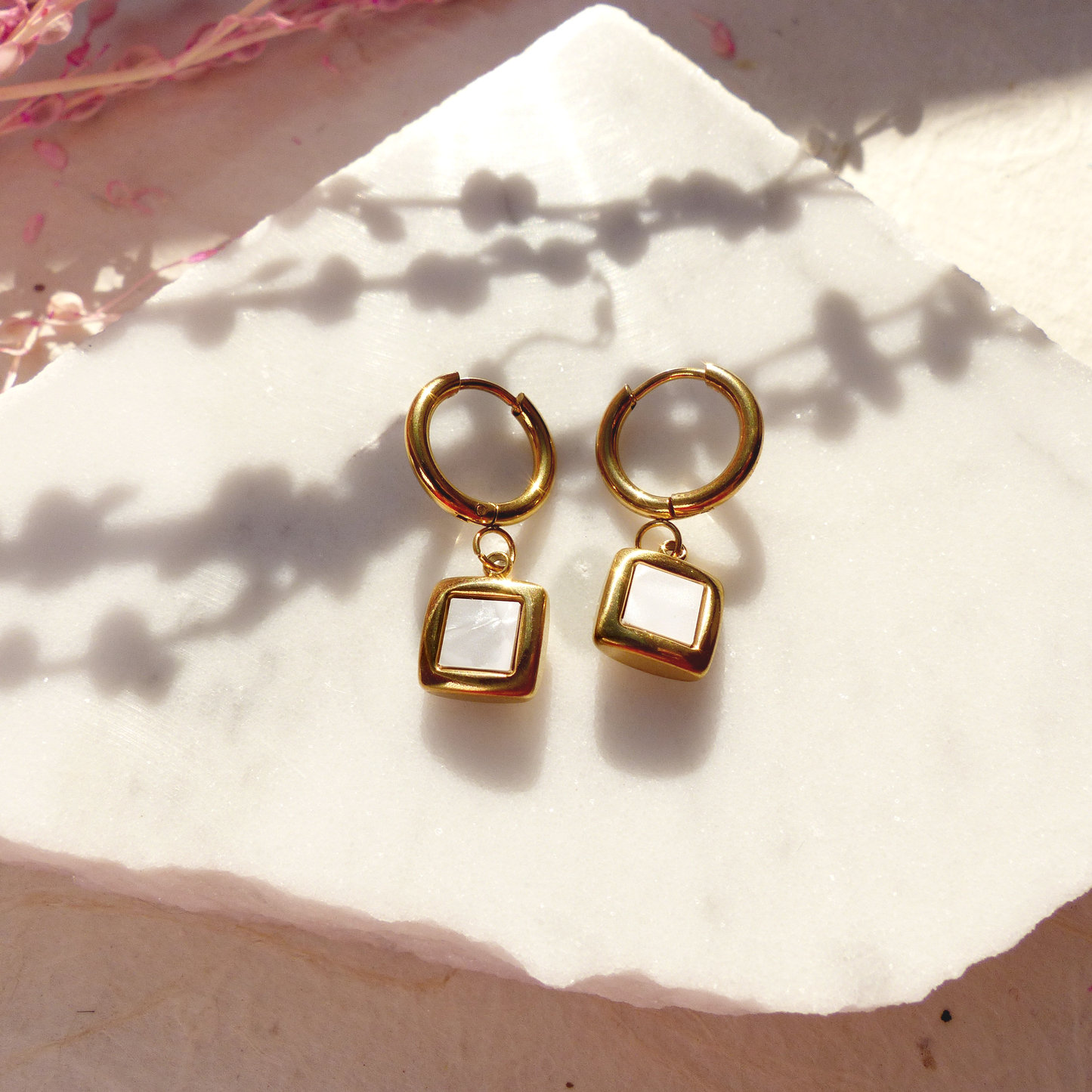 Perlmutt-Anhänger aus vergoldetem Edelstahl