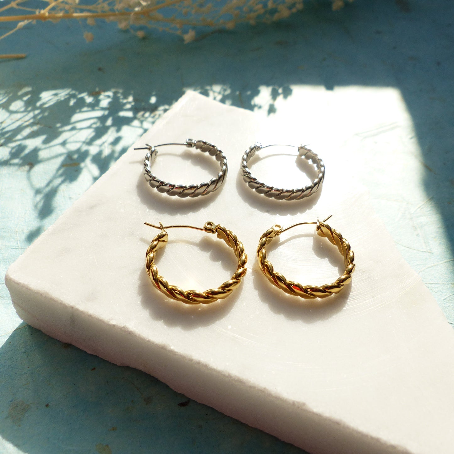 Gedrehte Gold-Silber-Creolen aus Edelstahl