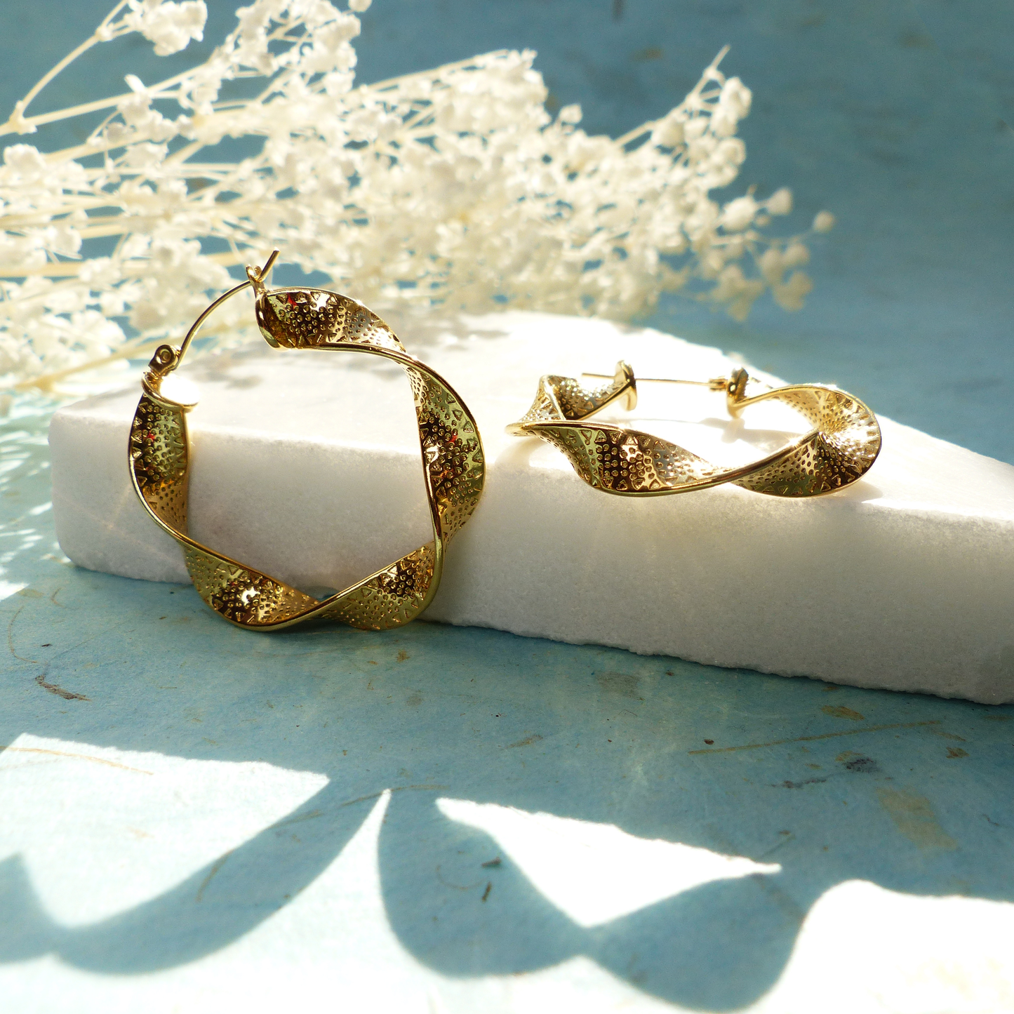 Vintage Twist-Reifen mit Glitzereffekt aus vergoldetem Edelstahl