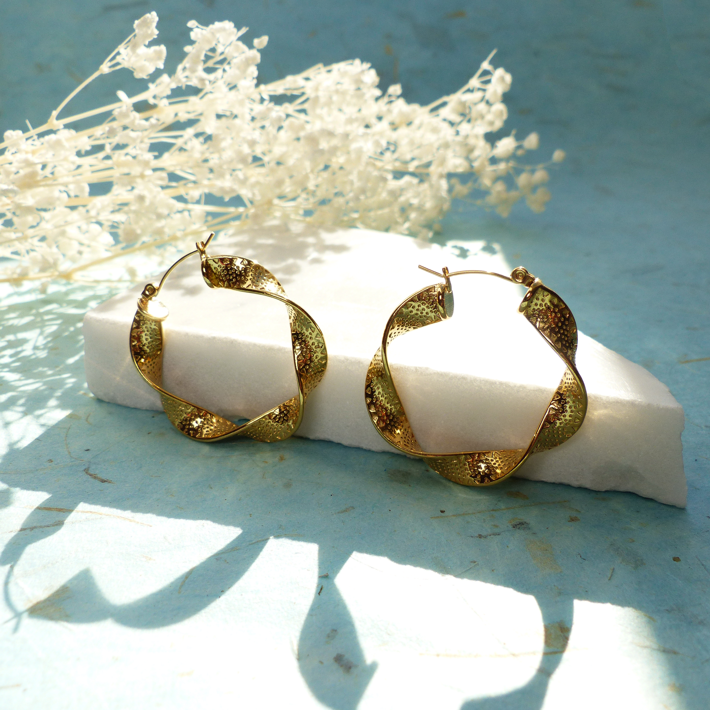 Vintage Twist-Reifen mit Glitzereffekt aus vergoldetem Edelstahl