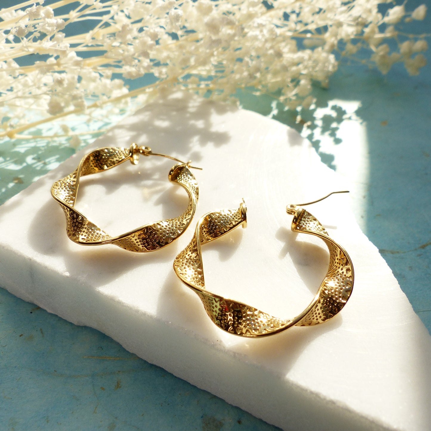 Vintage Twist-Reifen mit Glitzereffekt aus vergoldetem Edelstahl