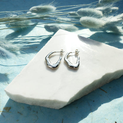 Organische Silberhaken-Ohrringe aus Edelstahl