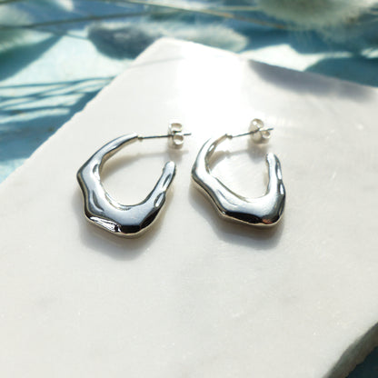 Organische Silberhaken-Ohrringe aus Edelstahl