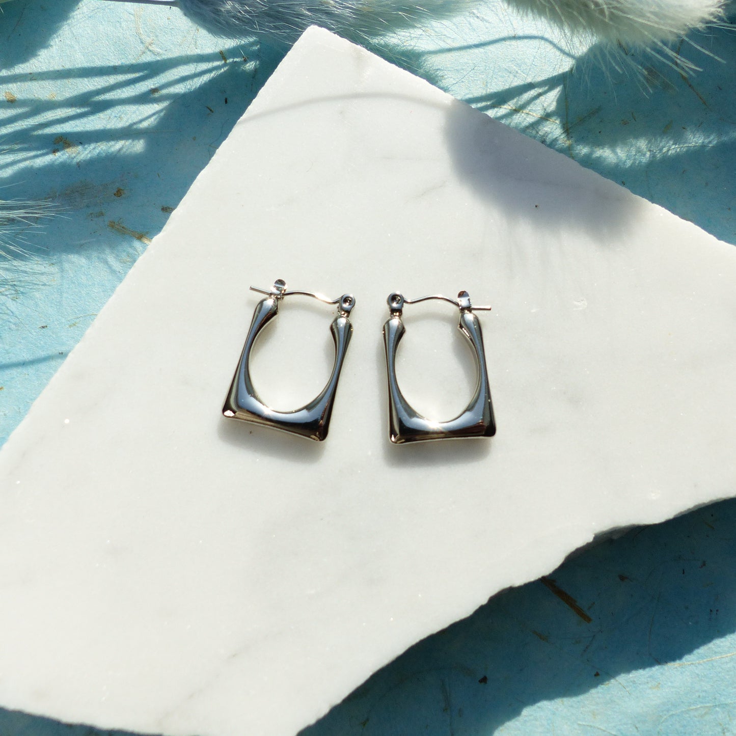 Kleine eckige Creolen abgerundet aus Edelstahl