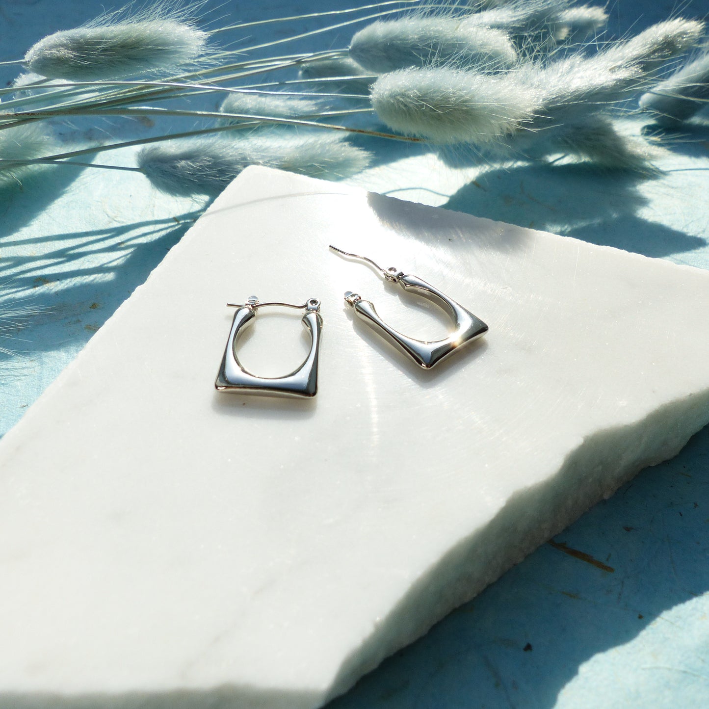 Kleine eckige Creolen abgerundet aus Edelstahl