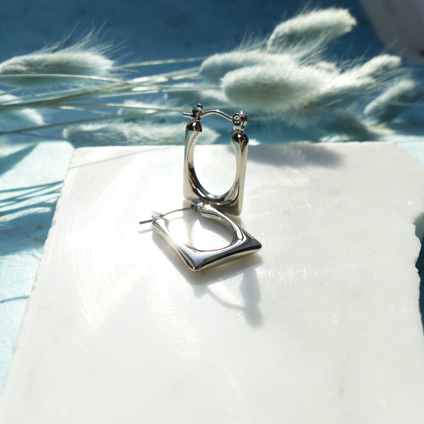 Kleine eckige Creolen abgerundet aus Edelstahl