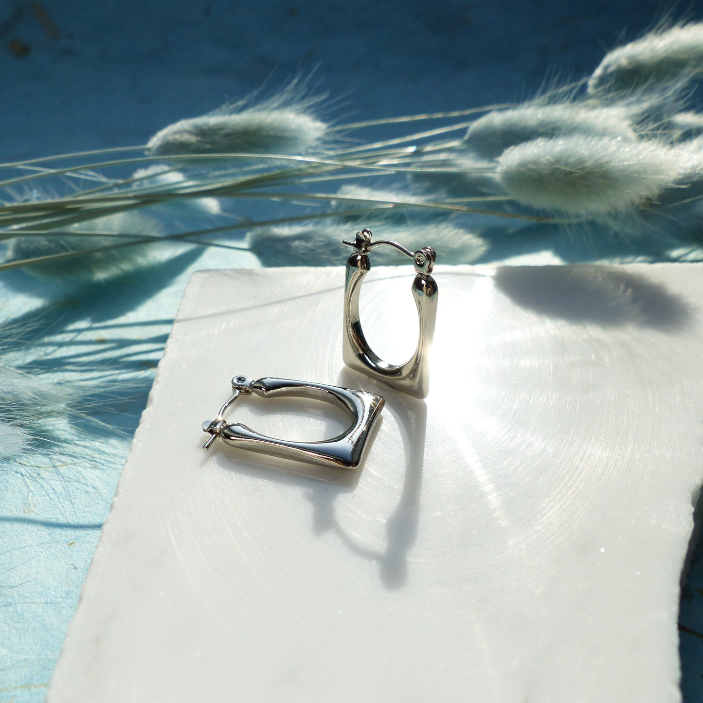 Kleine eckige Creolen abgerundet aus Edelstahl