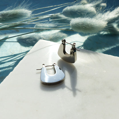 Minimalistischen Bogen-Ohrringe aus Edelstahl