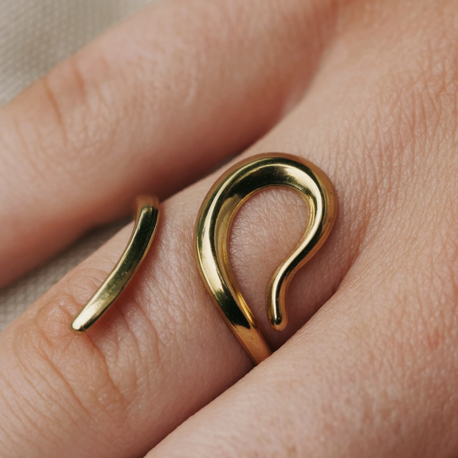 Geschwungener High Tide Ring