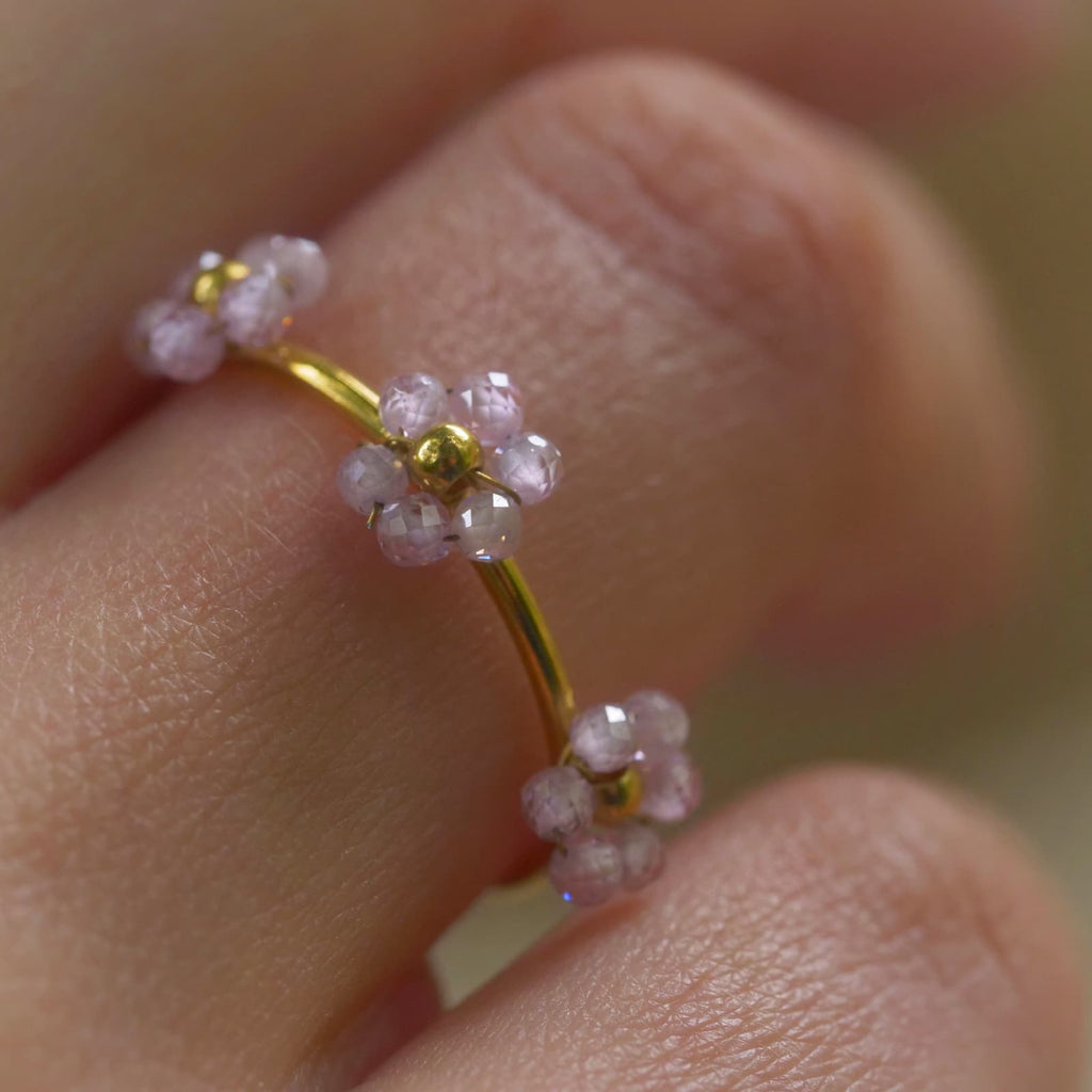 Perlenblumen Ring